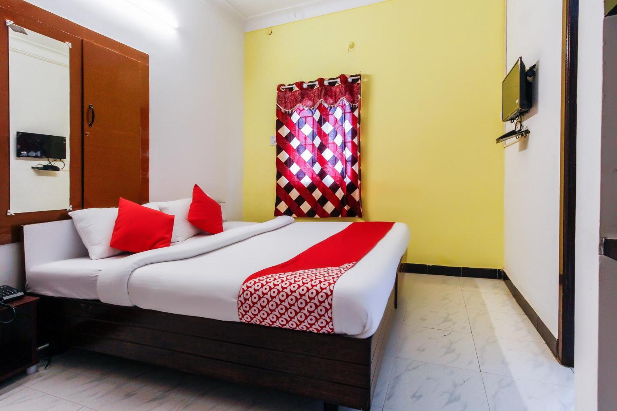 Hotel Lakshmi Narayana ซาเลม ภายนอก รูปภาพ
