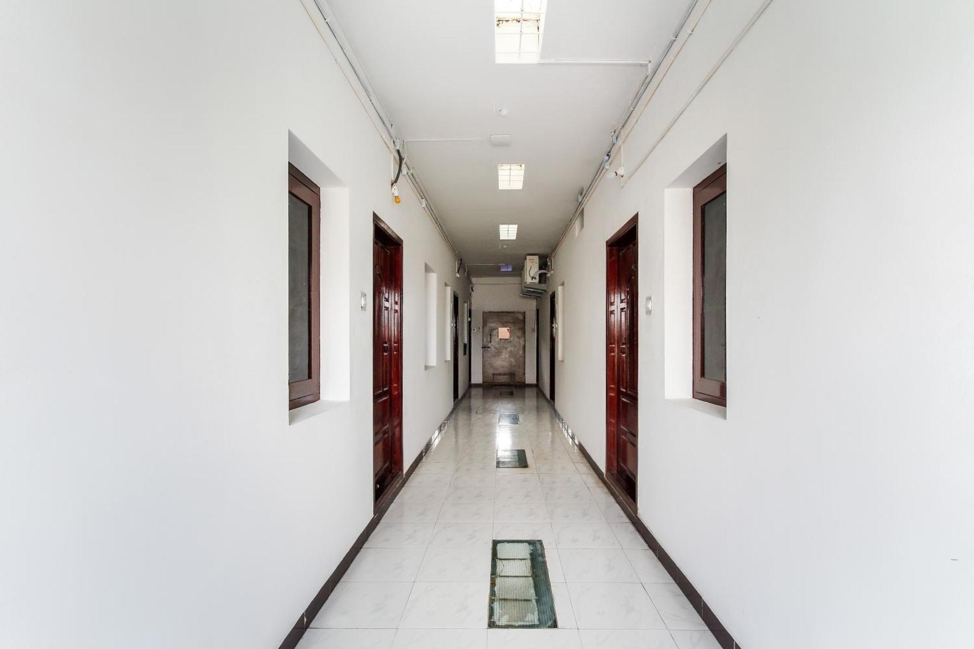 Hotel Lakshmi Narayana ซาเลม ภายนอก รูปภาพ