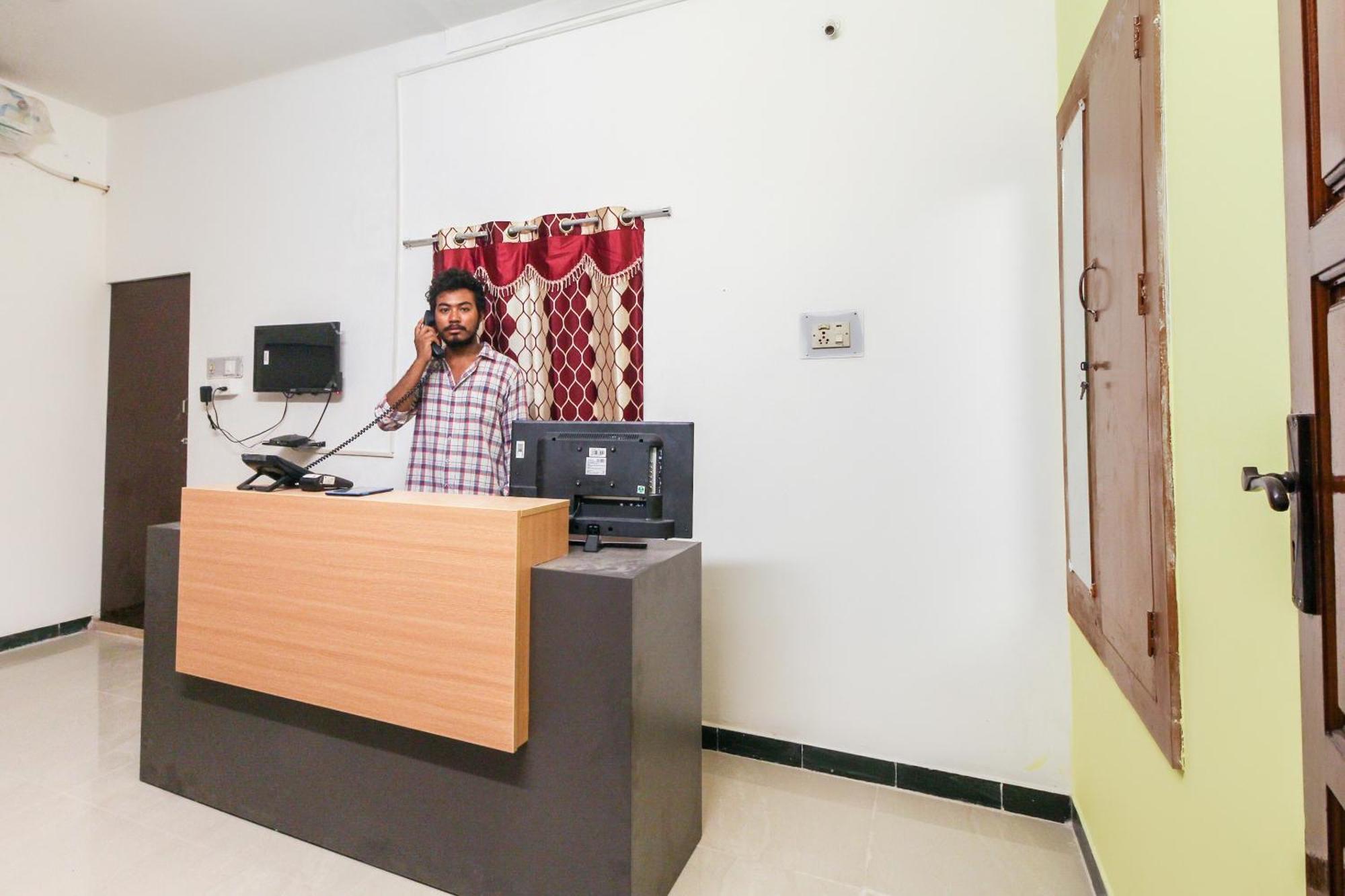Hotel Lakshmi Narayana ซาเลม ภายนอก รูปภาพ