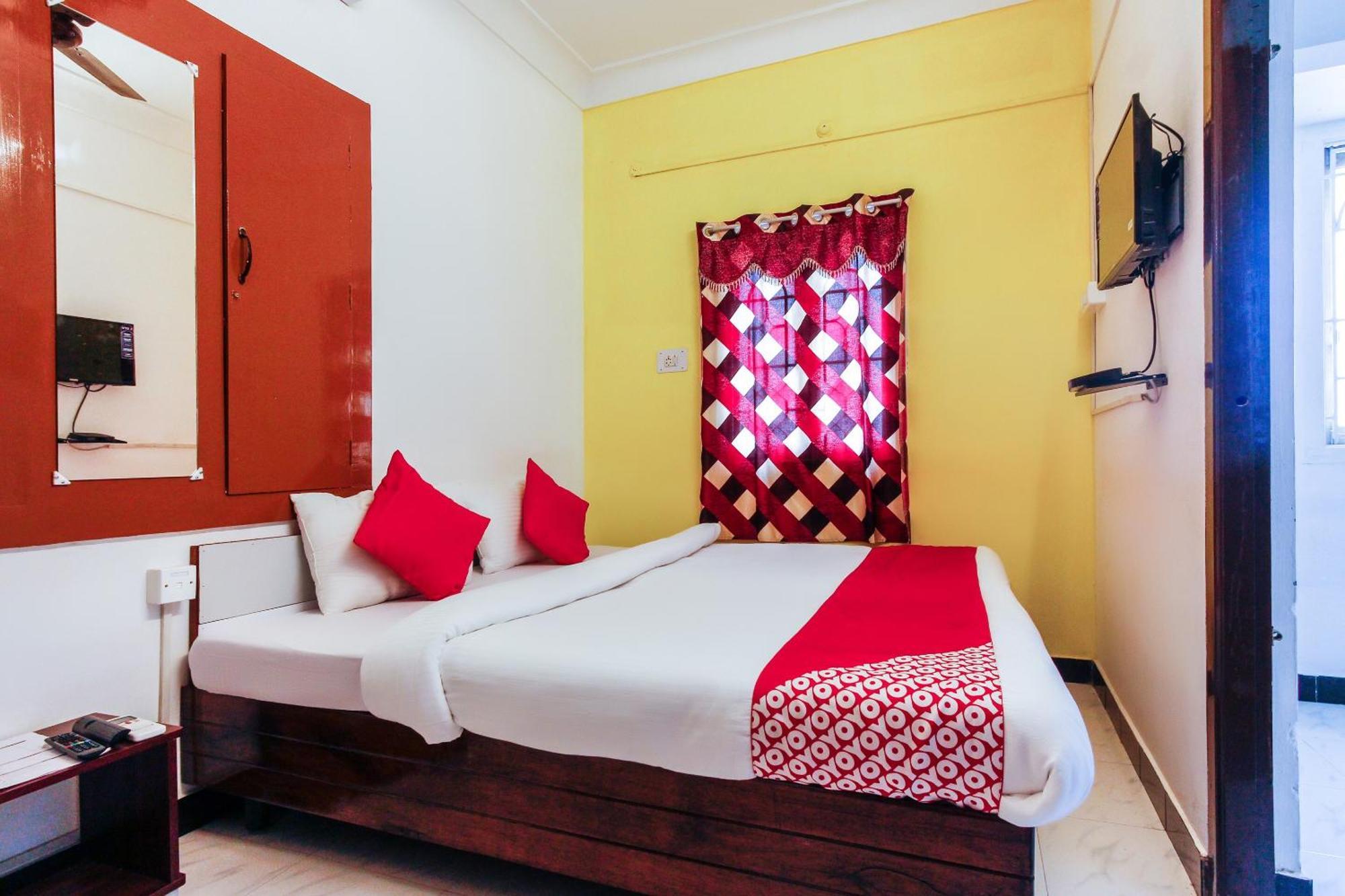 Hotel Lakshmi Narayana ซาเลม ภายนอก รูปภาพ